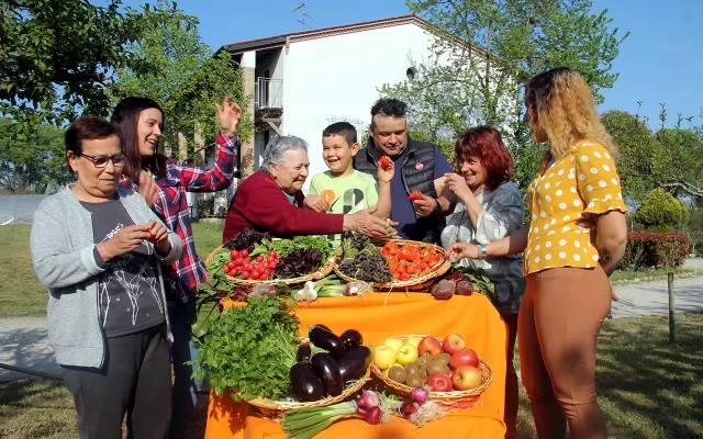 famiglia frutta verdura vasetti mantova qualità